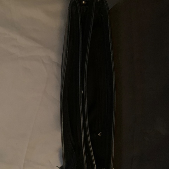 Gorgio Armani messenger bag - Picture 3 of 6